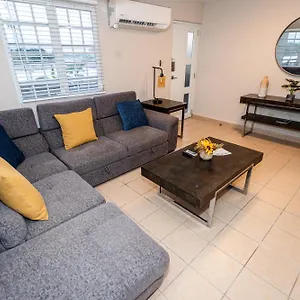 Apartment Luxury Retreat With Private Jacuzzi And Mountain Views Free Parking, Ponce